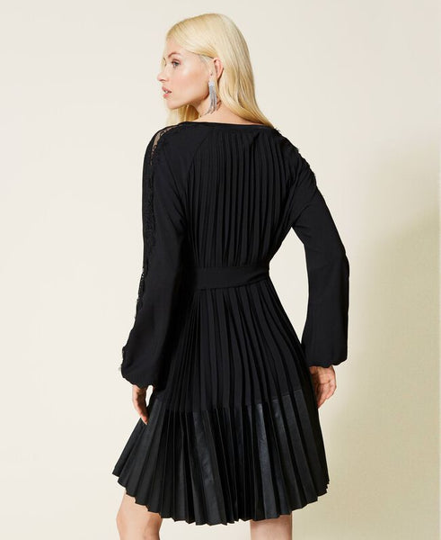 ⚡Abito in crêpe de Chine plissé con pizzo