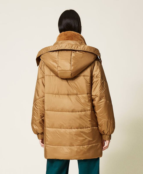 Piumino trapuntato con inserti