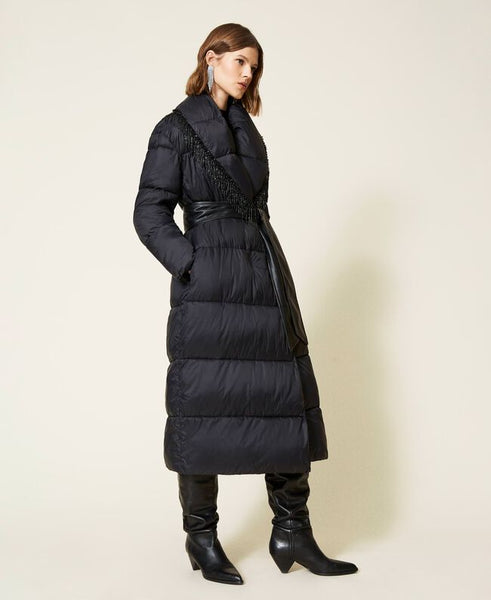 Piumino lungo con frange di perline