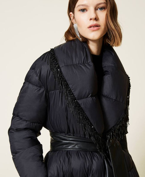 Piumino lungo con frange di perline