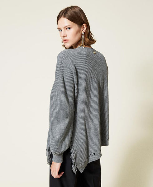 Maxi maglia in misto lana a coste con frange