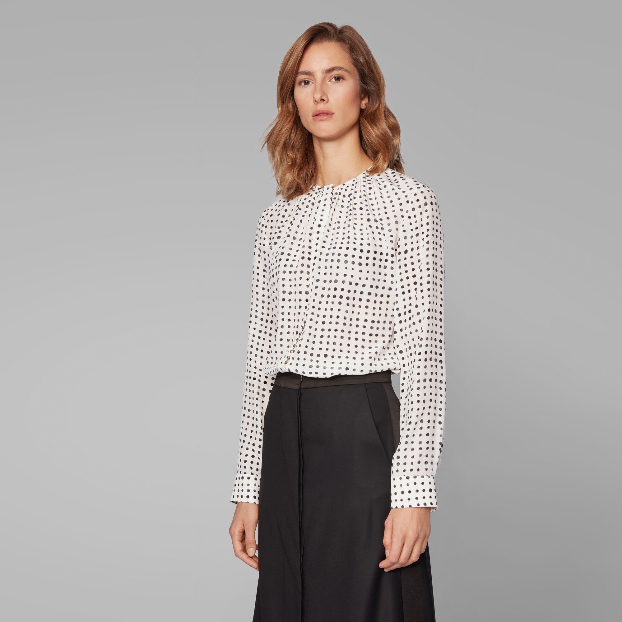 BOSS - blusa Banora - tailored fit - 100% seta - nero e bianco