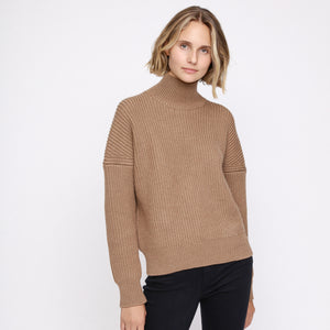 BOSS - maglia Fesiana - modello oversize - collo alto - 100% lana vergine - marrone pallido