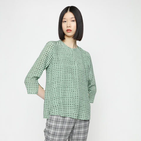 BOSS - blusa Iomena - regular fit - scollo rotondo - 100% seta - multicolore