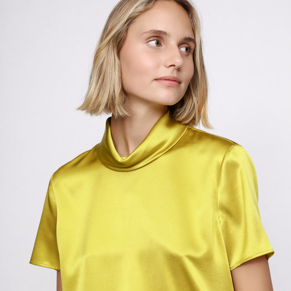 BOSS - blusa Ilesha - regular fit - collo alto - seta - giallo scuro