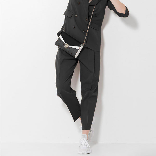 BOSS - Pantaloni Aribea - relaxed fit - lana vergine - nero