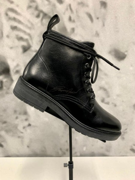 EAW Shoes