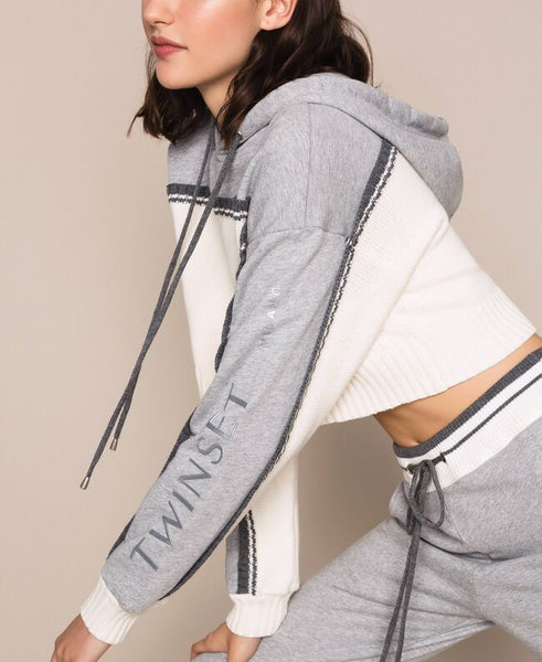 Maglia cropped con inserto in felpa e logo
