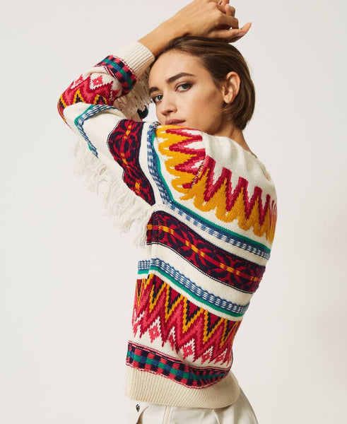 Maglia in misto lana jacquard con frange