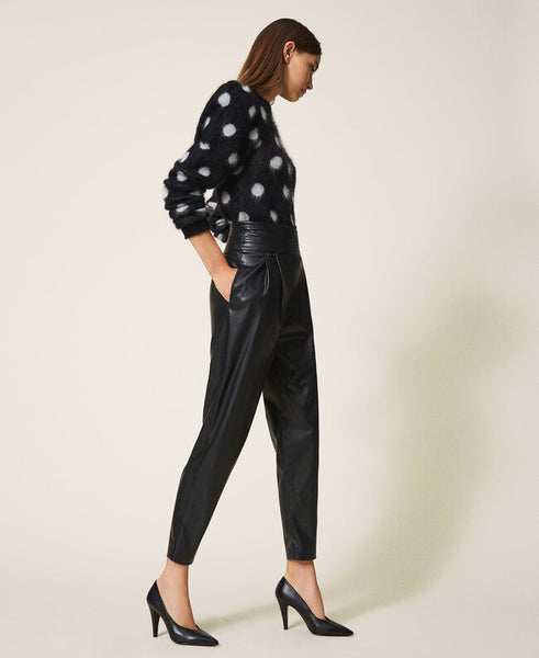 Pantaloni in similpelle a vita alta