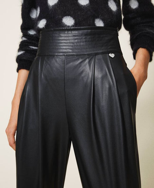 Pantaloni in similpelle a vita alta