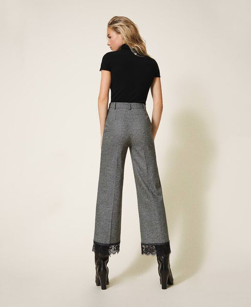 Pantaloni cropped in lana con pizzo