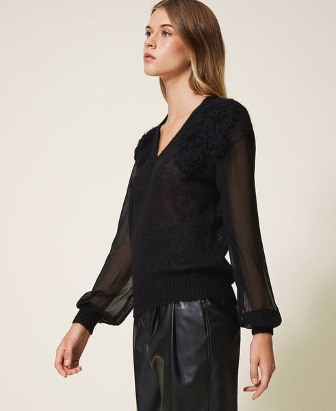 Maglia in mohair con ricamo