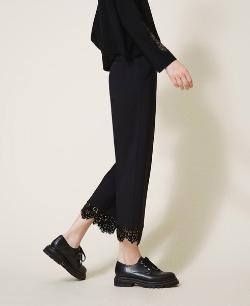 Pantaloni con pizzo