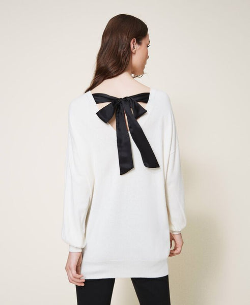 Maglia in misto lana con fiocco