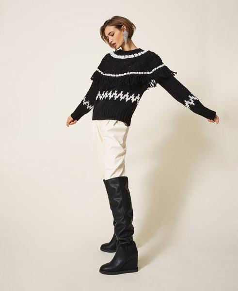 Maglia in lana e alpaca con frange
