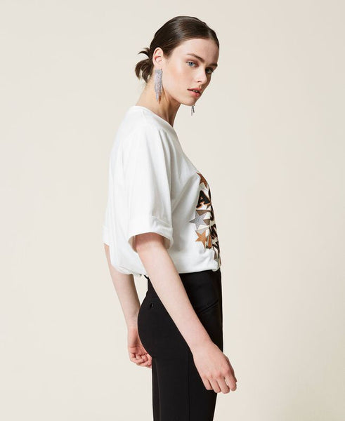 T-shirt con stampa glitter