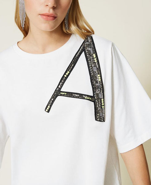 T-shirt con logo ricamato