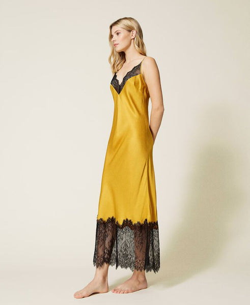Sottoveste lunga in raso con pizzo