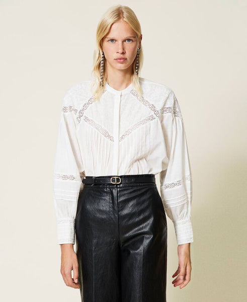 Camicia in mussola con ricamo