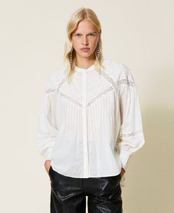 Camicia in mussola con ricamo