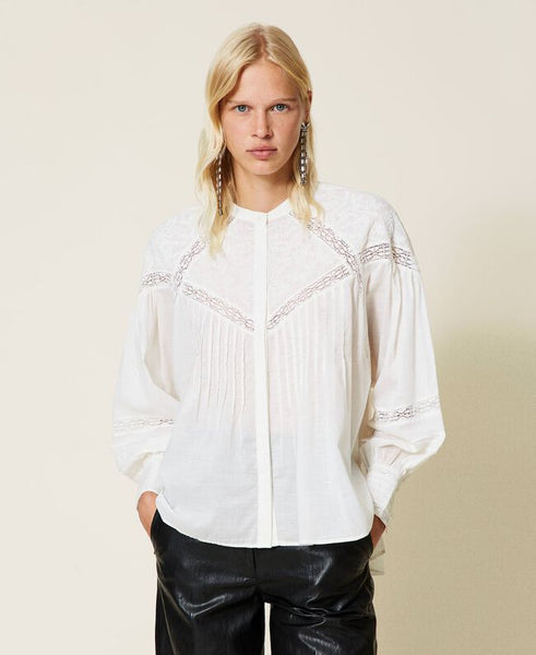 Camicia in mussola con ricamo