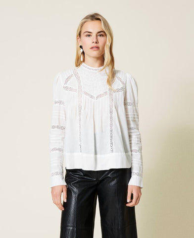 Blusa in mussola con ricamo