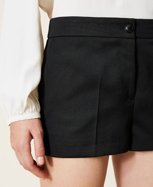 Shorts in raso di misto lana