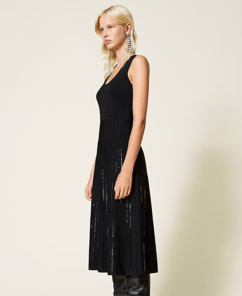 Abito in maglia con paillettes