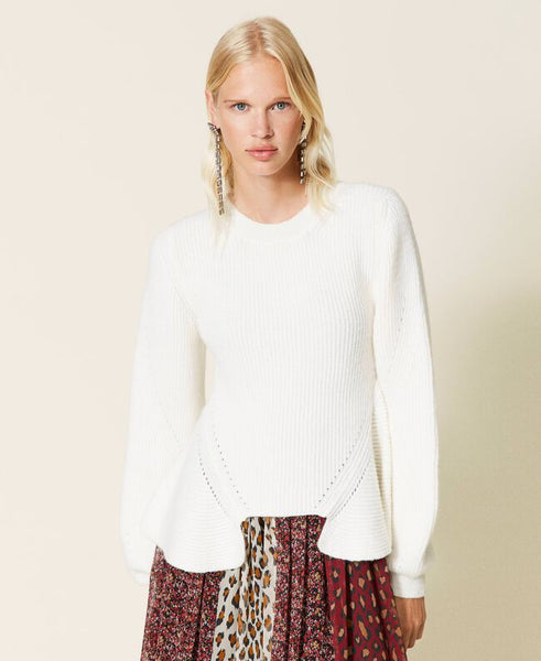 Maglia in misto lana con balze